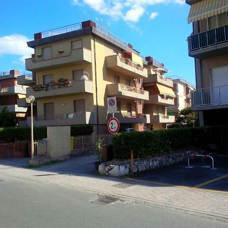 Casa Emily Apartment Marinella di Sarzana Luaran gambar